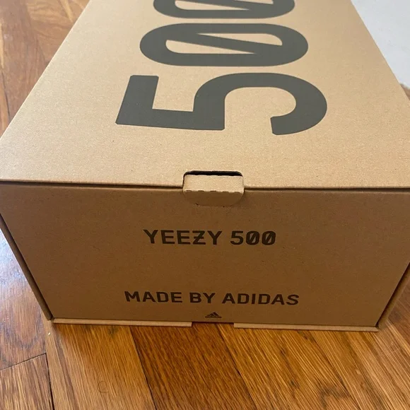 NWT Adidas Yeezy 500 Tan Sneakers with Chunky Design and Adiprene Cushioning - Picture 8 of 8